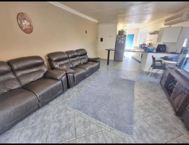 3 BEDROOM HOUSE FOR SALE IN MISTY BAY
